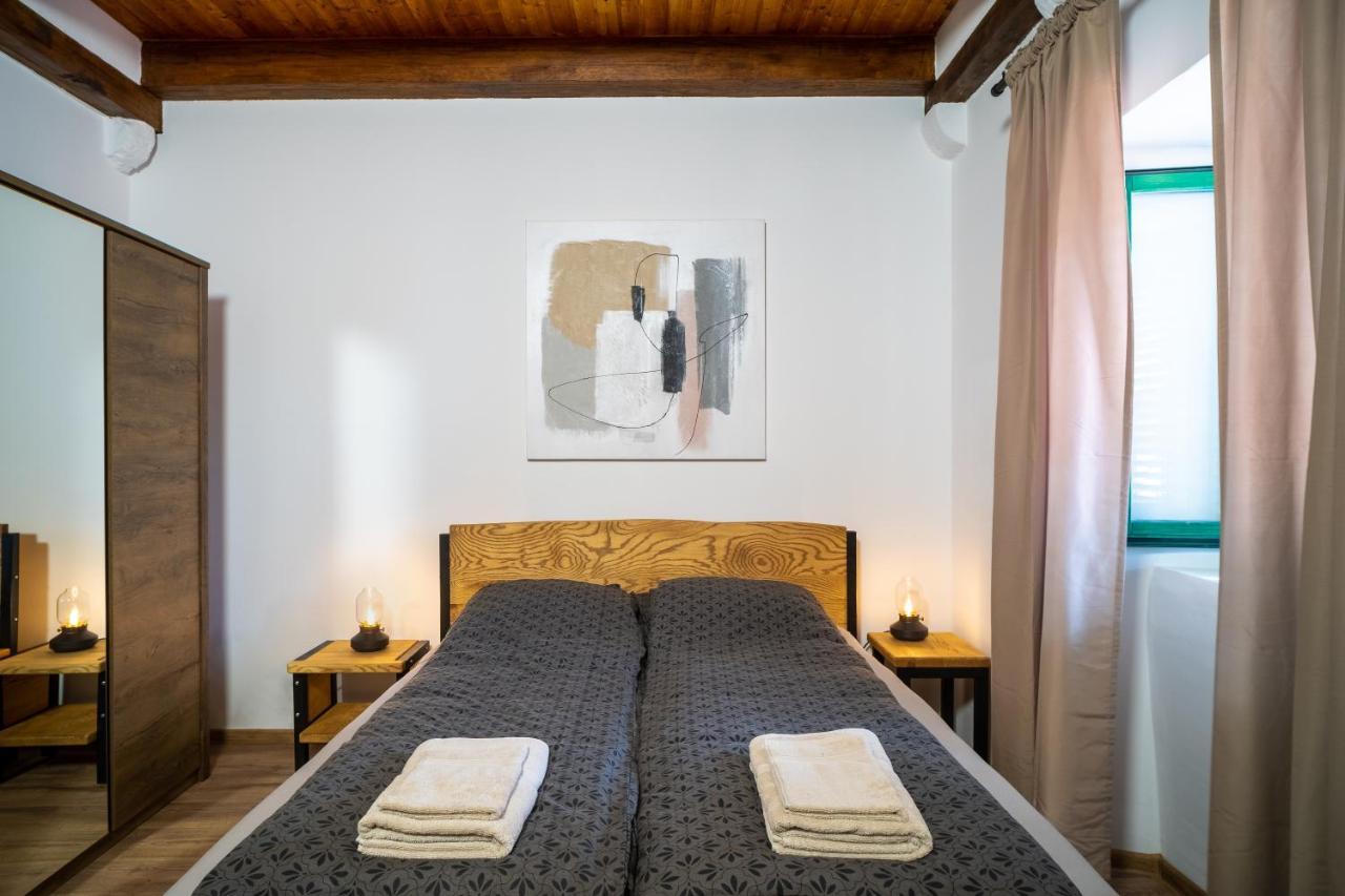 Aparthotel Old Stone House