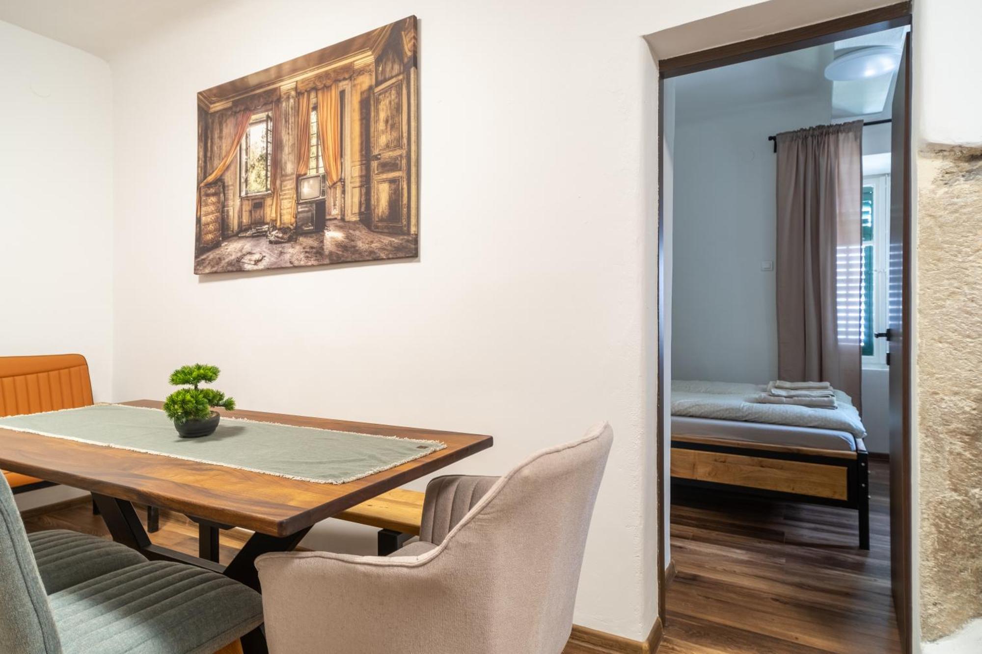 Old Stone House Aparthotel